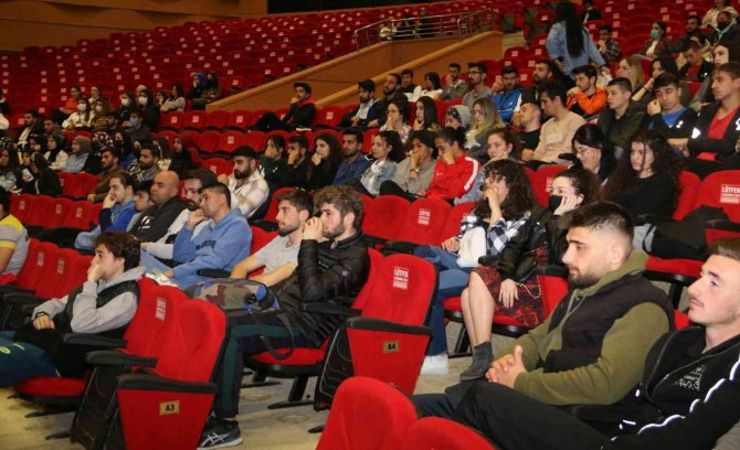 Nevü’de ‘Spor Ve Bağımlılık’ Konulu Seminer Düzenlendi