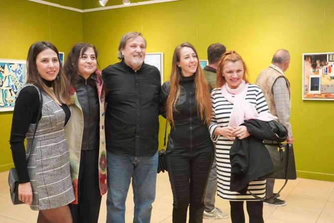 Ressam Önel’in, “Renkler Ve Lekeler” İsimli Sergisine İlgi Yoğun