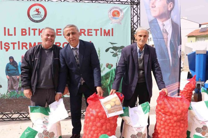 Samsun’da Üreticiye Patates Ve Kuru Fasulye Tohumluğu Dağıtımı