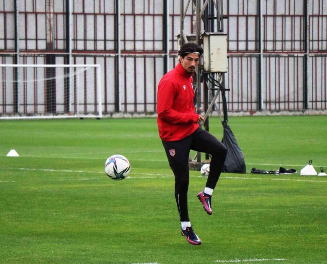 Ensar Arslan: "Bandırmaspor Maçını Unutup, Kalan Maçlarda 3 Puana Odaklanacağız"