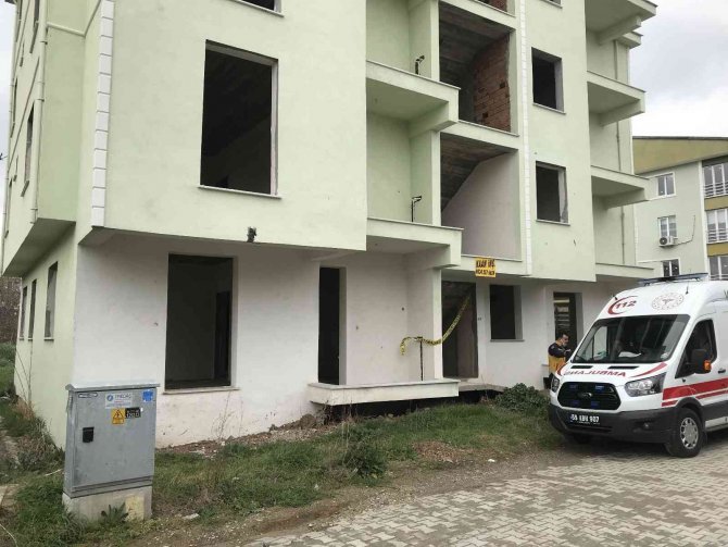 Yaşlı Adam Yaşadığı Metruk Binada Ölü Bulundu