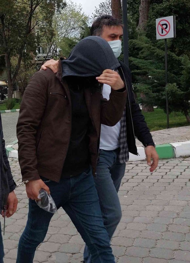 Uyuşturucu Ticaretinden 2 Kişi Tutuklandı