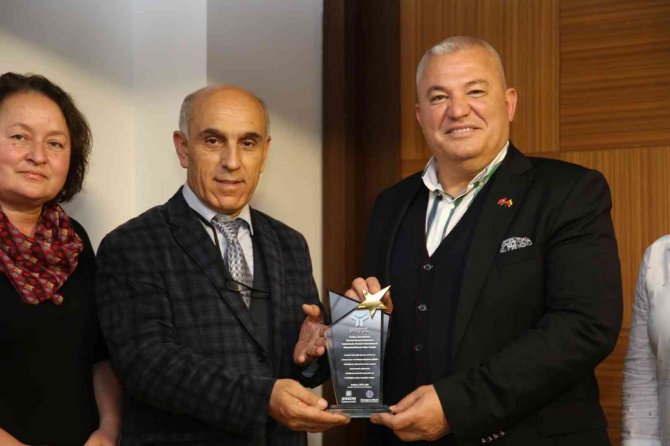 Alanya’da Turizm Çalışanları Belgelerini Aldı