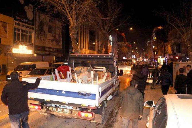 Van Büyükşehir’in Seyyar Satıcılarla Mücadelesi Sürüyor