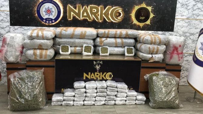 İ̇stanbul’da Minibüste 190 Kilogram Hint Keneviri Ele Geçirildi