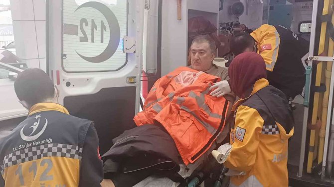 3 Gündür Kayıp Olan Adam Kayalıklarda Saklanırken Bulundu