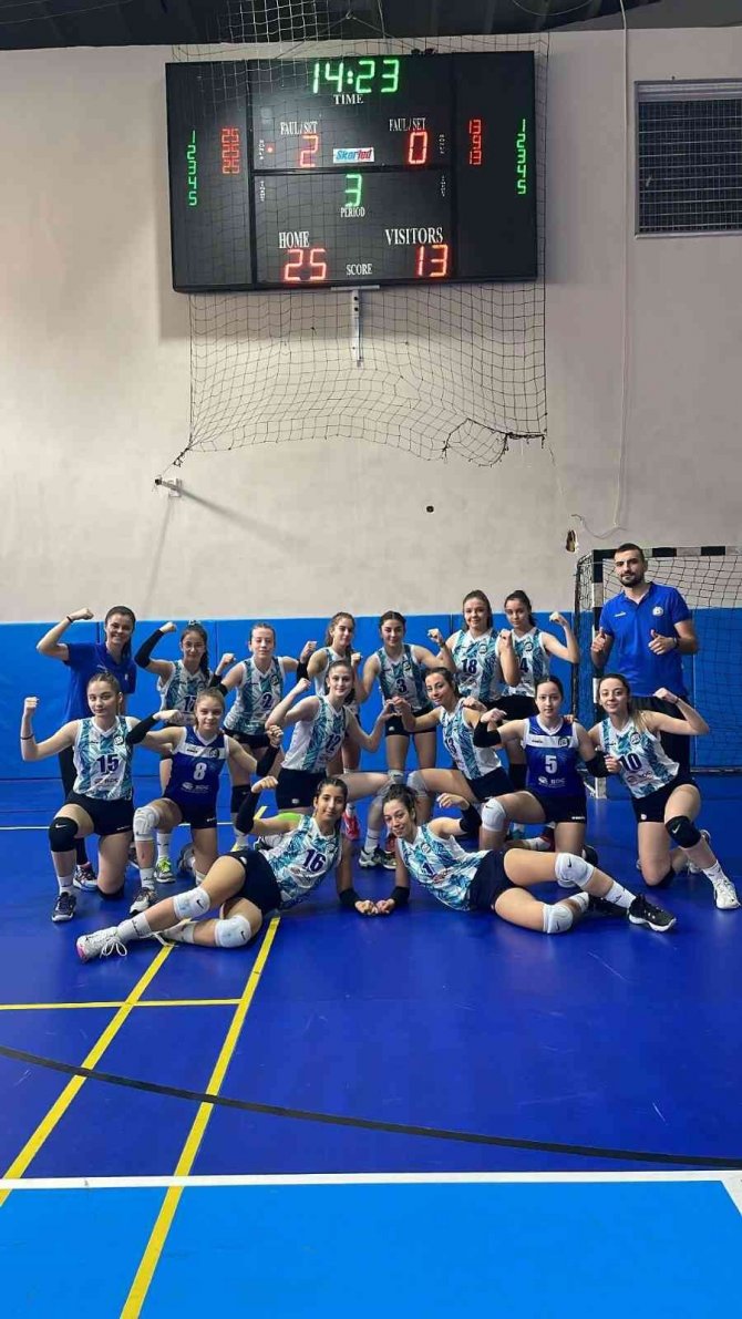 Bozüyük Belediyesi Eğitim Spor Yıldız Kız Voleybol Takımı Türkiye Yarı Finallerine Yükseldi