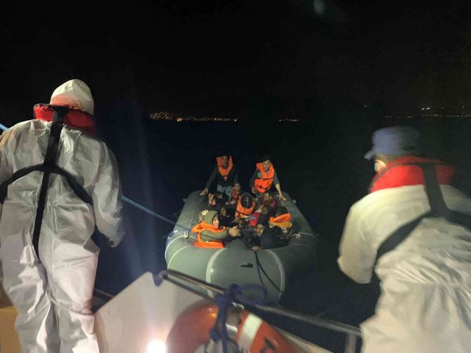 11 Düzensiz Göçmen Yakalandı, 18 Düzensiz Göçmen Kurtarıldı