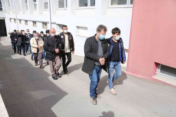Emekliye Yazın Bile Kömür Satmışlar