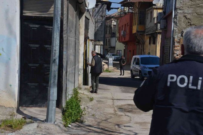Polisten Kaçan Hükümlü, Evinin Etrafı Sarılarak Yakalandı