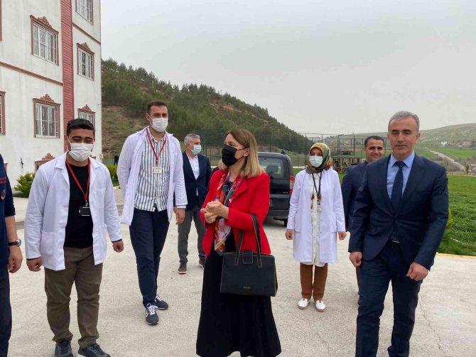 Vali Eşi Çuhadar’dan Gönüllere Dokunan Ziyaret