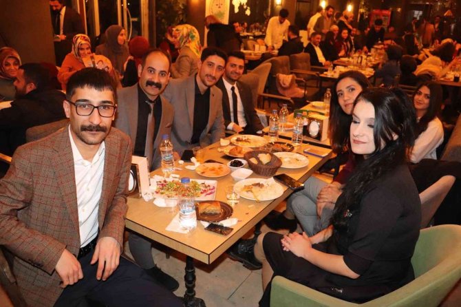 Ağrı’da Avukatlar İftar Programında Bir Araya Geldi