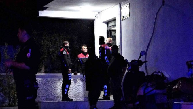 Antalya’da Öfkeli Adam, Eski Eşi Ve Kocasına Dehşeti Yaşattı
