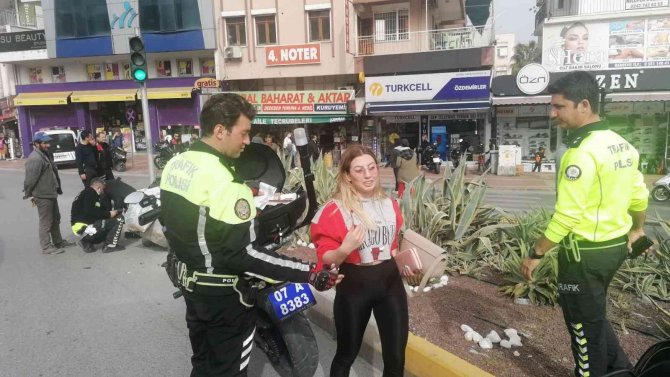 Polislere Kasksız Yakalanan Kadından İlginç Savunma: “Motosikleti Yeni Aldım, Kask Almaya Param Yetmedi”