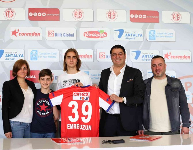 Antalyaspor Emre Uzun İle 3+2 Yıllık Sözleşme İmzaladı