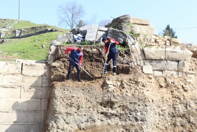 Doğu Aksında Kazı Hızlandı
