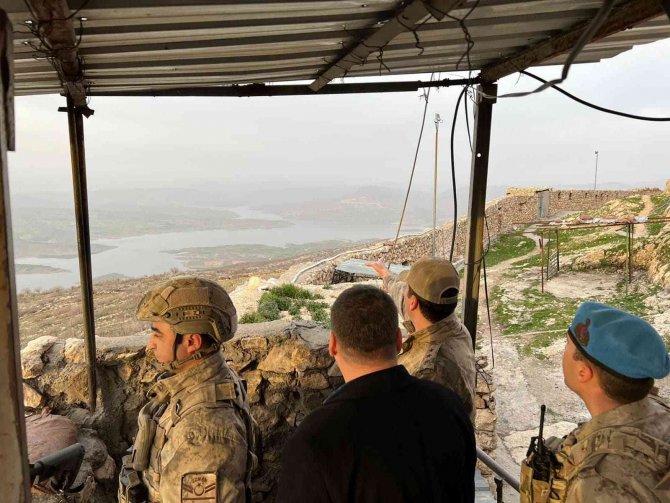Gercüş Kaymakamı Sinanoğlu, Üst Bölgesinde Askerle İftar Açtı