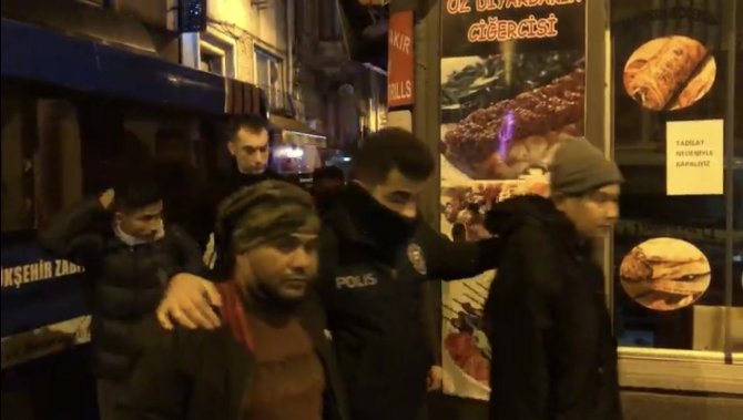 İ̇stanbul’da Umuda Yolculuk Başlamadan Bitti: Polis 37 Göçmeni Evde Bavullarıyla Yakaladı
