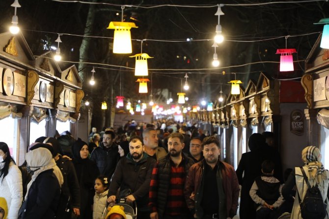 Eyüpsultan Kitap Fuarı Kitapseverlerin İlgi Odağı Oldu