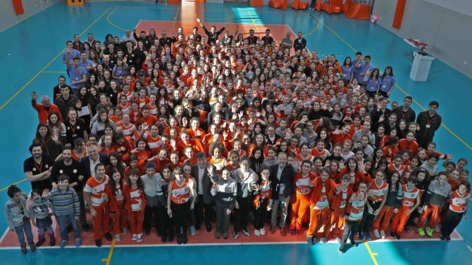 Eczacıbaşı, Genç Sporcularla Bir Araya Gelecek