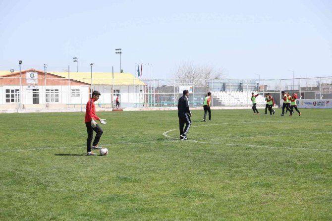 Genç Yetenekler Büyükşehir Belediyespor Kulübüne Kazandırıldı