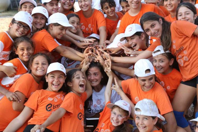 Eczacıbaşı, Genç Sporcularla Bir Araya Gelecek