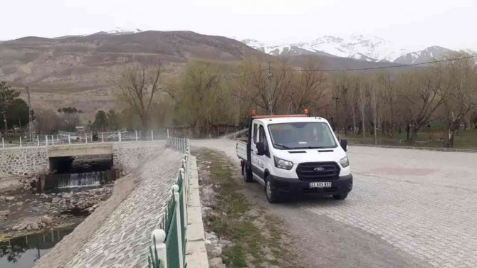 Erzincan’da Sinek Ve Haşerelere Karşı İlaçlama Yapıldı