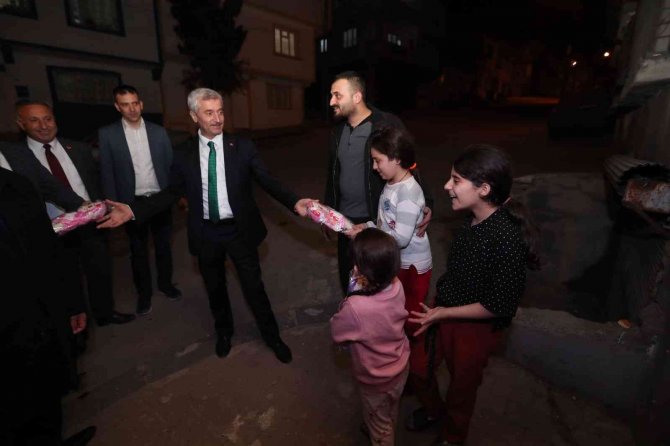 İ̇ftar Sonrasında Evlere Misafir Oluyor