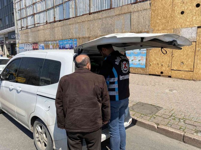 Kadıköy’de Çalışma Belgesi Olmayan Taksiciyi Polis Affetmedi
