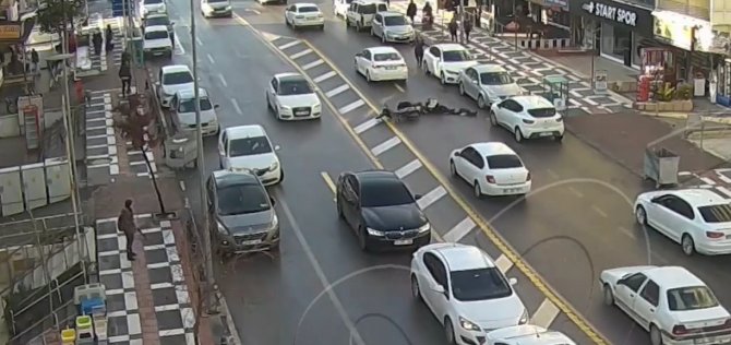 Şanlıurfa’da Kaza Anları Kameralara Yansıdı
