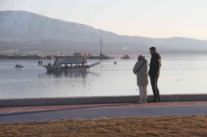 Beyşehir Gölü’nde Tekne Turları Başladı