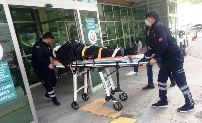Elektrikli Bisikletin Çarptığı Yaşlı Adam Hastanelik Oldu