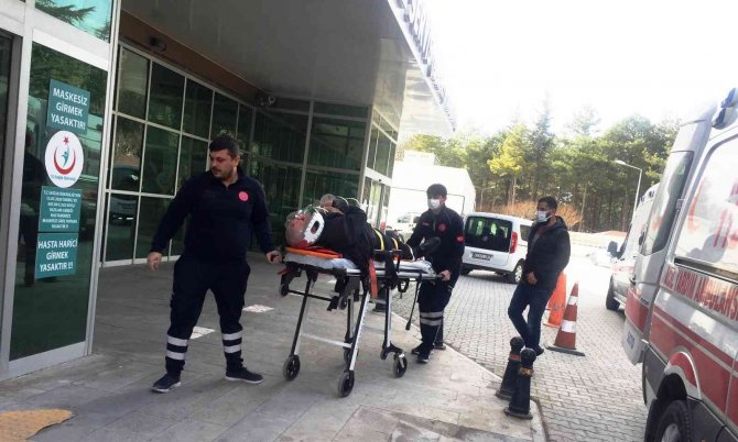 Elektrikli Bisikletin Çarptığı Yaşlı Adam Hastanelik Oldu