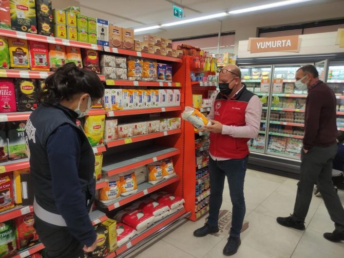 Köyceğiz’de Zincir Marketlerde Denetimler Devam Ediyor