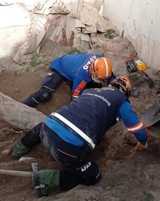 Kullanılmayan Evin Çatısı Çöktü, 1 Kişi Hayatını Kaybetti