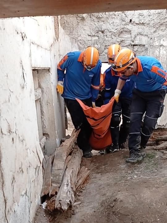 Kullanılmayan Evin Çatısı Çöktü, 1 Kişi Hayatını Kaybetti