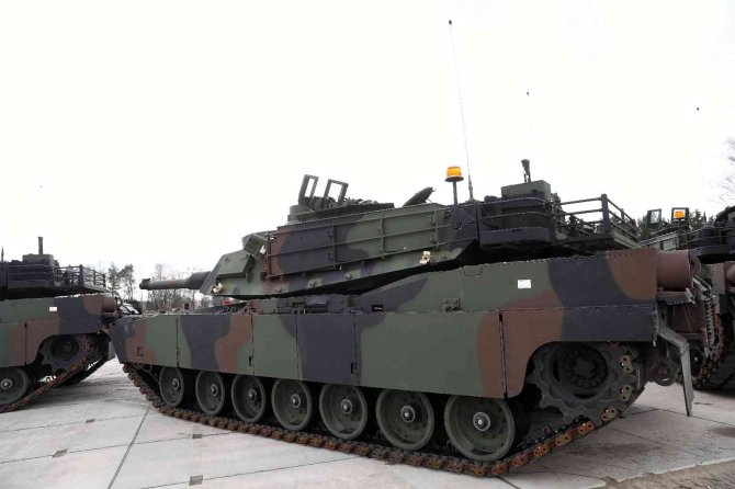 Polonya, Abd’den 250 Adet Abrams Tankı Satın Alımı İçin Sözleşme İmzaladı