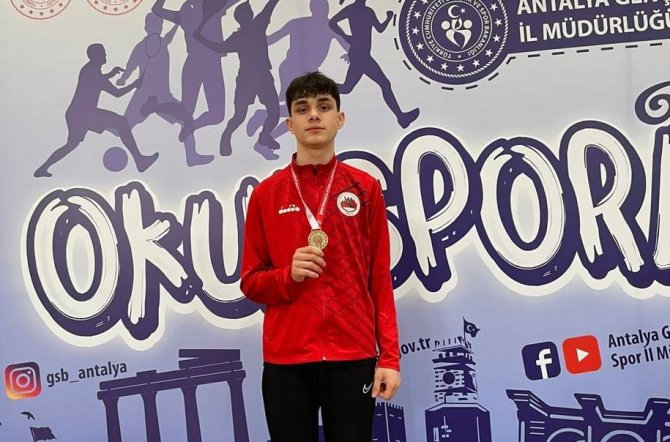 Alihan Kuru 55 Kilogramda Türkiye Birincisi Oldu