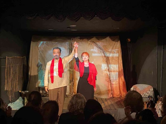 Dil Yurdu ’Kuyunun Dibindeki Taş’ Türkiye Genelinde Sahnelenecek