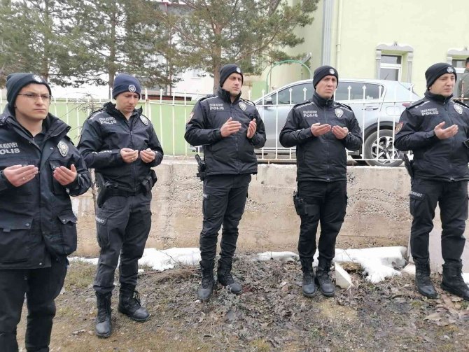 Şehit Rıfat Altıkat Kabri Başında Dualarla Anıldı