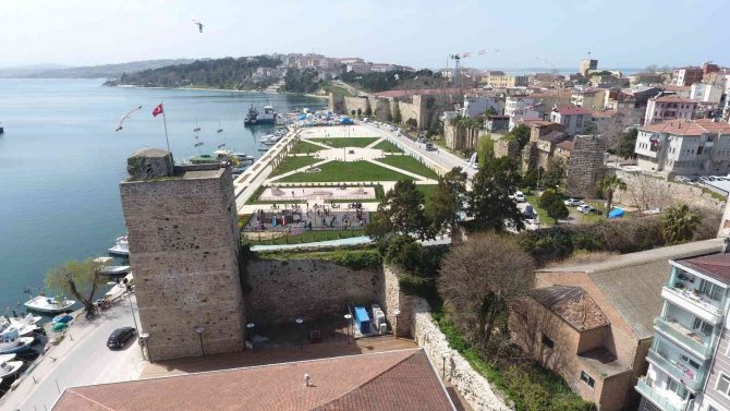 Sinop’un “Çekek Yeri” Ve “Kültür Merkezi” Düzenleme Çalışmaları Devam Ediyor