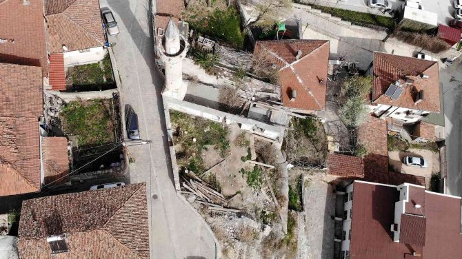 Minaresi Öksüz Kaldı, 6 Asırlık Cami 6 Yıldır İbadete Kapalı