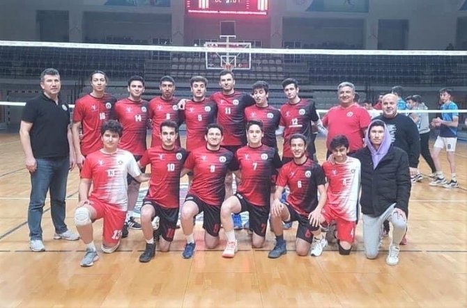 Turgutlu Belediyespor Erkek Voleybol Takımlarından Çifte Başarı