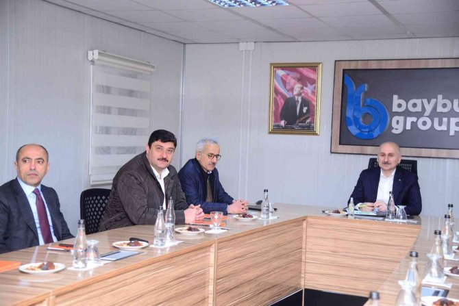 Bakan Karaismailoğlu İşçilerle Sahurda Buluştu