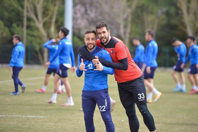 Uşak Emniyet Müdürlüğünden Uşakspor’a Moral Ziyareti