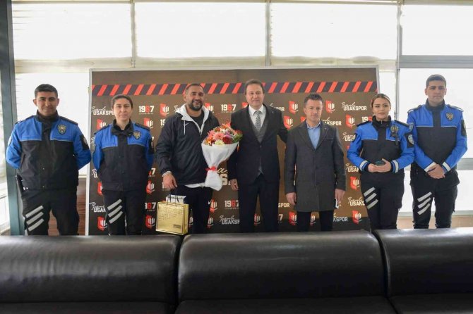 Uşak Emniyet Müdürlüğünden Uşakspor’a Moral Ziyareti