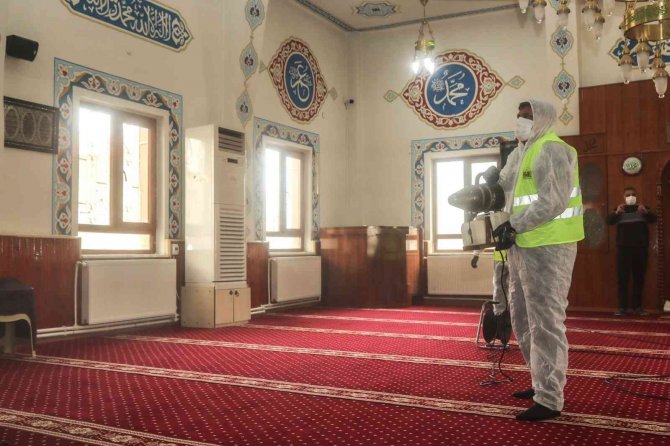 İ̇pekyolu Belediyesi Camilerin Bakımını Sürdürüyor
