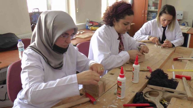 Osmanlı Sarayını Süsleyen Sedef Sanatını Bugüne Taşıyorlar