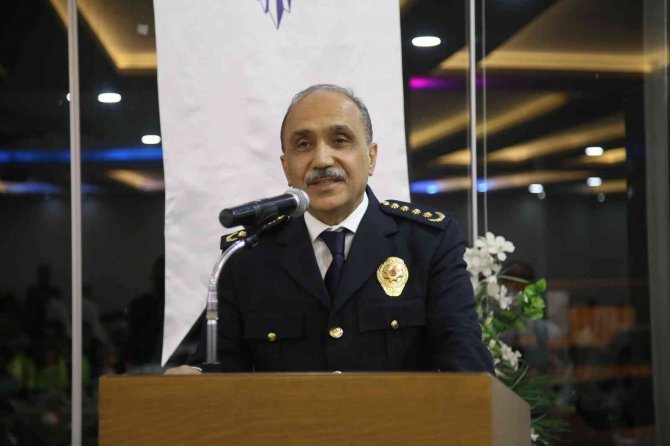 Üstün Başarı Gösteren Polislere Ödül Verildi