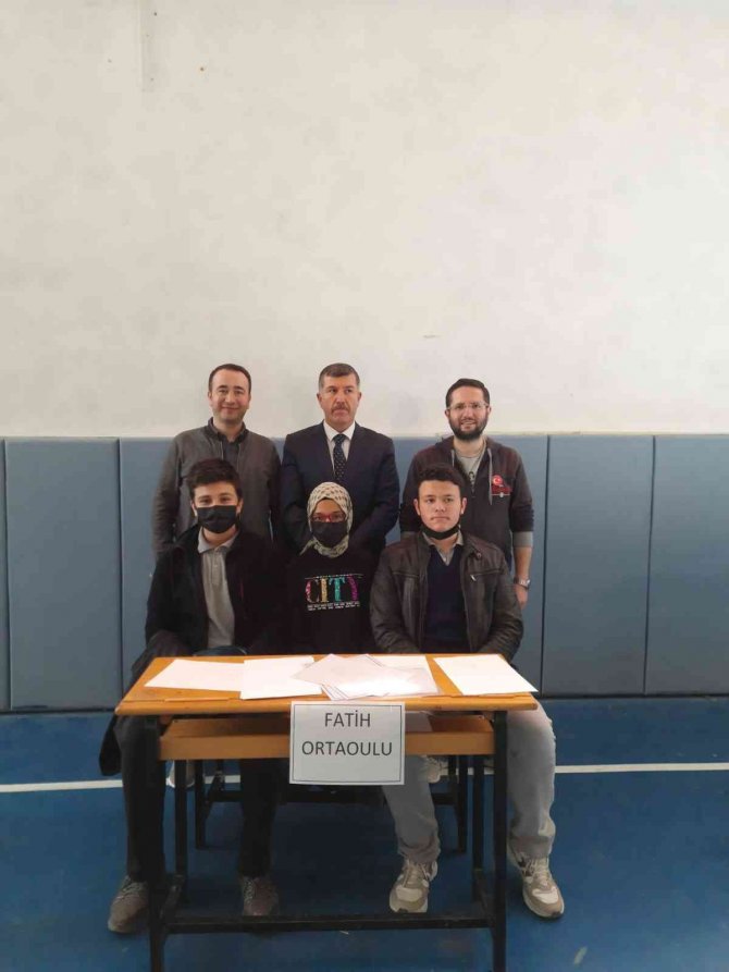 Okullar Arası Bilgi Yarışması Düzenlendi